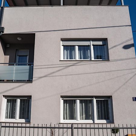 Apartman Hendrix ザグレブ エクステリア 写真